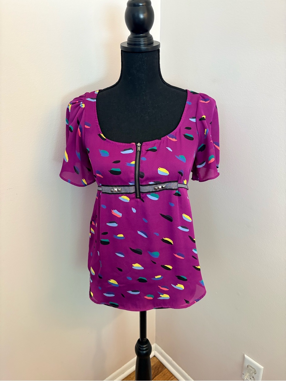 Women’s Purple Scoop Neck Short Sleeve Top with Zip Detail and Tie Waist